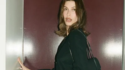 Коричнева помада та жодної туші: повсякденний макіяж у стилі Гейлі Бібер