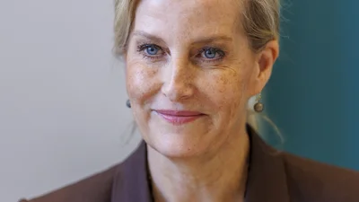 Герцогиня Софи вышла в блейзере, без которого невозможно представить гардероб весной 2026 года