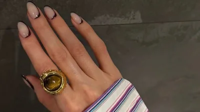 Манікюр Лесі Нікітюк із незвичайним френчем стане головним трендом цієї весни