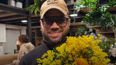 Андре Тан показал 5 стильных образов на 8 марта, в которых гарантированно будешь выглядеть роскошно