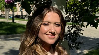 Тихенько пробралися в спальню: Могилевська розчулила мережу сюрпризом, який їй приготували донечки на свято