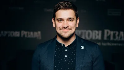 После громкого развода: актер Максим Девизоров закрутил новый роман с коллегой