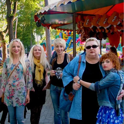 Марина Поплавська і Вікторія Булітко з колегами - фото 839540