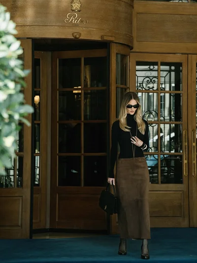 Спідниця, у якій з’явилася дружина Джейсона Стейтема, вже стала модною сенсацією весни - фото 839559