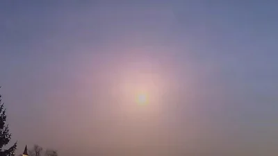 Небо вспыхнуло: над Германией пролетел метеорит и упал на крышу дома