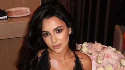 Анна Трінчер вперше показала всипане прищами обличчя та зізналася у проблемі – фото