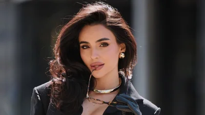 Пісня, яка принесе максимум роялті: Анна Трінчер показала, як під час зйомок кліпу на неї випорожнилася змія