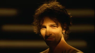 Володимир Дантес зізнався, чи займався коханням утрьох