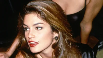 60-летняя Синди Кроуфорд показала лицо без макияжа - и фанаты не могут поверить своим глазам