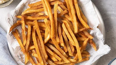 10-хвилинний трюк, який робить домашню картоплю фрі ідеально хрусткою