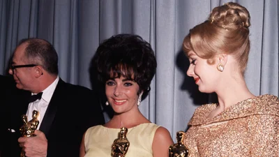 5 платьев Элизабет Тейлор на Оскаре, ставших легендой - Голливуд до сих пор помнит эти выходы
