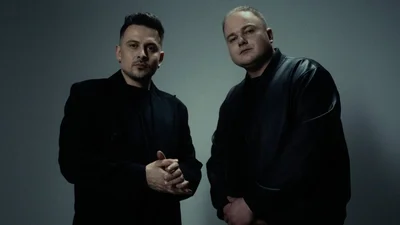 ХАС поделился непростой личной историей отцовства в новой песне "В зеркале"