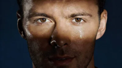 Благородна стриманість та вайб 70-х: чим дивує новий трек Макса Барських "Сльози"