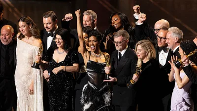 Фурор на Оскаре: звезда "Одна битва за другой" блистала в платье от украинского дизайнера