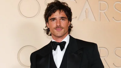 Обещание длиной в 13 лет: почему выход звезды "Бурного перевала" Элорди стал особенным на Оскаре-2026