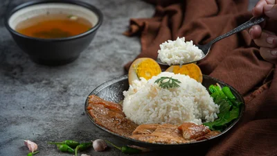 Як врятувати недоварений рис: кулінарні лайфхаки, які працюють