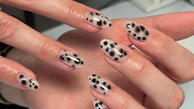 Тренд на "далматинские ногти" захватывает сезон весна-2026 - выглядит люксово, а делается просто