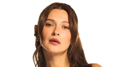 TAYANNA презентует новую весеннюю песню "Потоками"