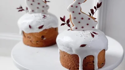 Ідеальна глазур для паски без яєць: не тріскається і виглядає як із кондитерської