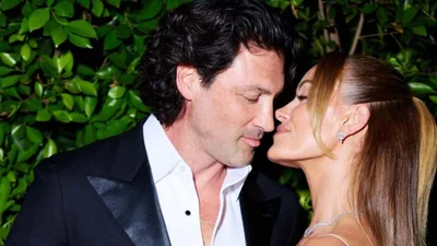 Чмерковський із дружиною влаштували гарячу романтику на вечірці Елтона Джона: "Одержима тобою"