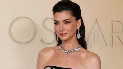 Прямі брови - новий б’юті-тренд з Оскара, який вже носять Енн Гетевей і Емма Стоун