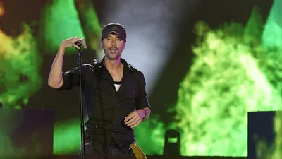 Енріке Іглесіас розчулив новим фото з Курніковою та чотирма їхніми дітьми - милішого кадру ти вже сьогодні не побачиш