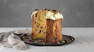 Паска з маком і сухофруктами – ароматна святкова випічка, яку хочеться пекти щороку