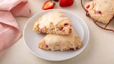 Скони з ягодами – проста випічка, яка виходить ідеально з першого разу