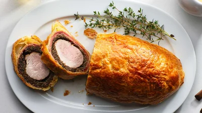 Соковита свинина в хрусткому тісті – що приготувати на Великдень