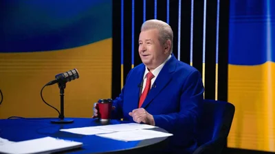 Михайло Поплавський зустрічав СБУ в люксових пухнастих капцях - ціна тебе шокує