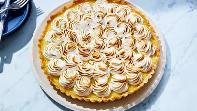 Лимонний тарт з безе – десерт із ідеальним балансом смаку