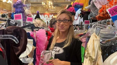 Белла Хадід і компанія зірок показали, як носити футболки зі слоганами у 2026 році