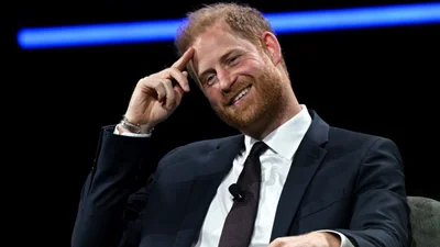 Называл конфетой и скучает по объятиям: в суде слили романтическую переписку принца Гарри с журналисткой