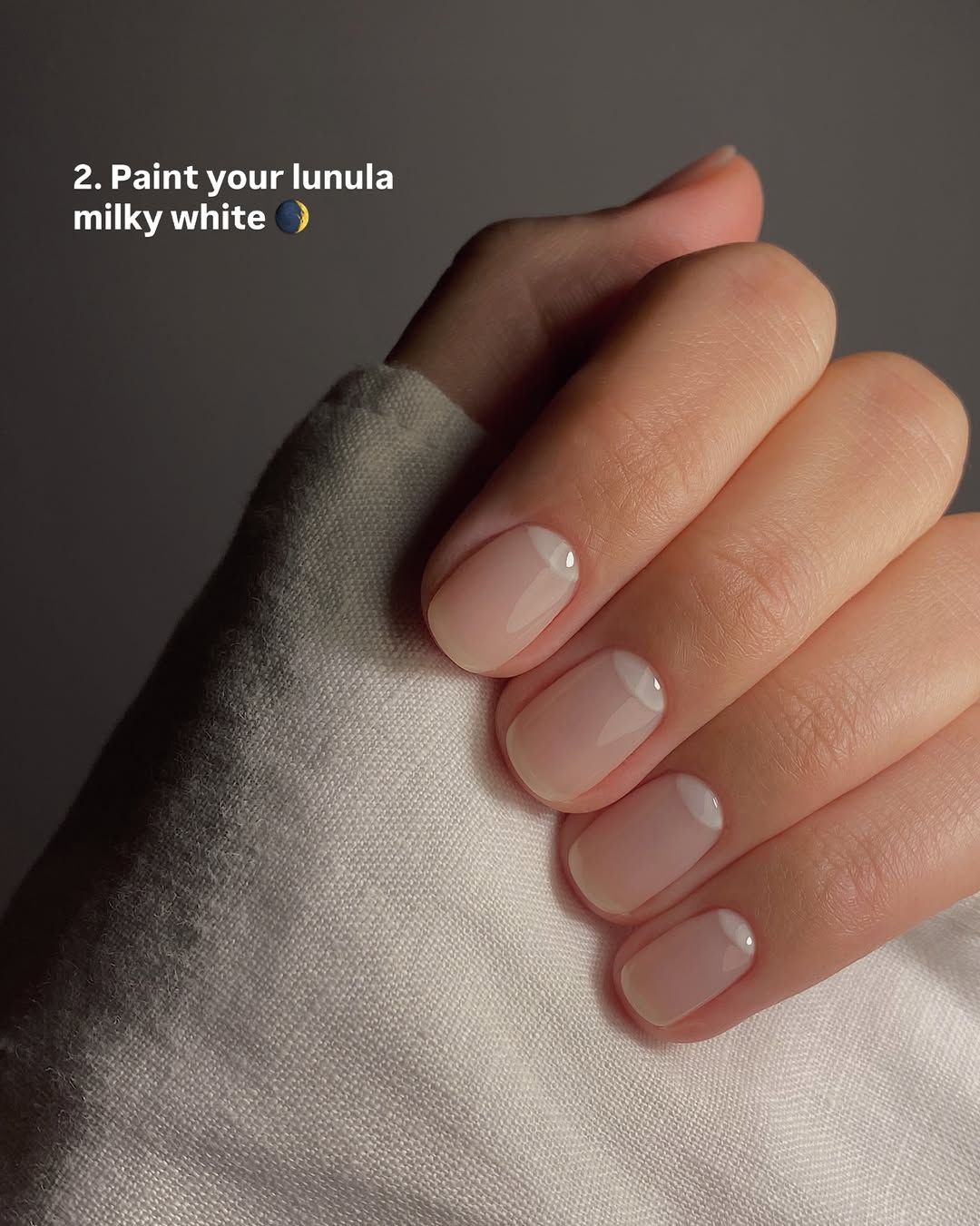 Оновлюємо нюд: 5 ідей манікюру з ефектом 'soap nails' і делікатними цятками - 849423 Оновлюємо нюд: 5 ідей манікюру з ефектом 'soap nails' і делікатними цятками - фото 849423