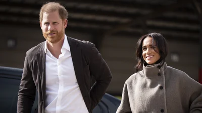 Сімейний релакс у горах: Меган Маркл показала, як принц Гаррі катається на лижах із сином