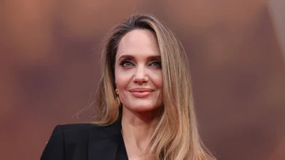 Мережа обговорює свіжі фото Джолі, на фоні недавніх кадрів з "деформованим" обличчям акторки