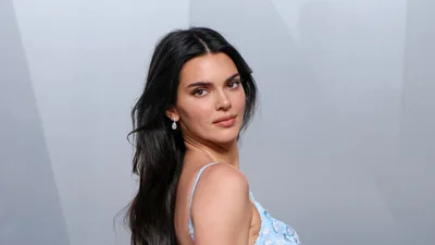 Кендалл Дженнер показала найпростіший весняний образ із базових речей - і ти легко його повториш