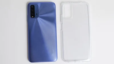 Чому прозорий чохол на смартфон з часом жовтіє - і що з цим робити