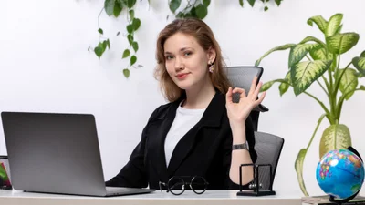 Красиві привітання з Днем секретаря та картинки для профі