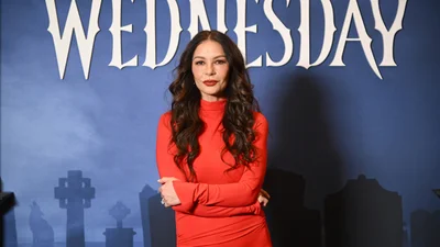 Кетрін Зета-Джонс святкувала Великдень у традиційному українському вбранні: "Мама Венздей у вишиванці"