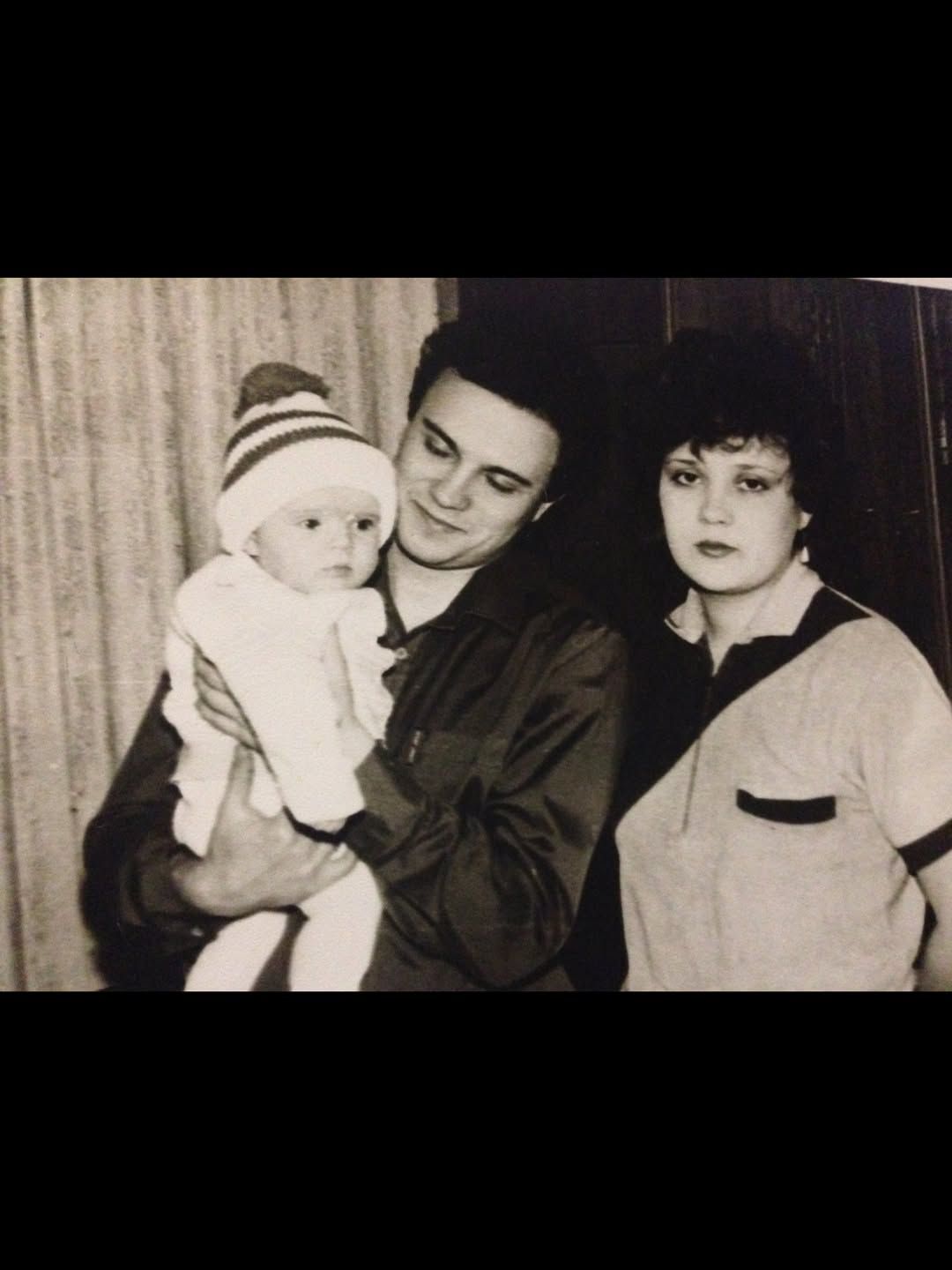Инна Мирошниченко растрогала редкими фото с родителями и рассказала о бедности в семье - 851056 Инна Мирошниченко растрогала редкими фото с родителями и рассказала о бедности в семье - фото 851056