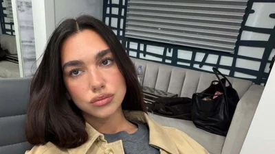 Дуа Ліпа показала спідницю, яка стане головним трендом весни 2026