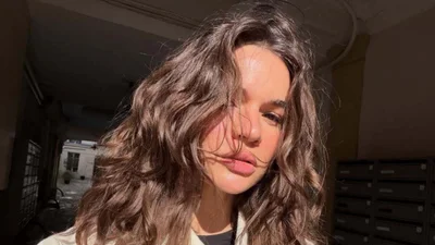 Наймодніший верхній одяг для весни, який переживе всі погодні сюрпризи - навіть дощ з градом