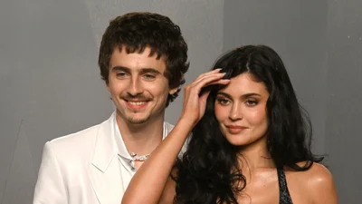 Кайли Дженнер вывела Шаламе "в люди" после провала на Оскаре - фото с голливудского свидания