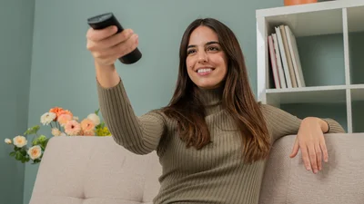 Як провчити боса у джунглях: непересічна комедія "Допоможіть" від Сема Реймі – вже на SWEET.TV