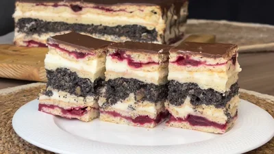 Ідеальний десерт до Великодня: галицький пляцок із вишнями та маком від Лілії Цвіт