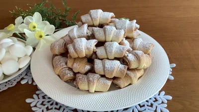 Закарпатські кіфлики з 3 інгредієнтів: простий рецепт легендарної випічки