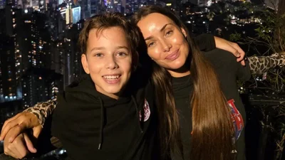 Ксения Мишина поздравила сына с днем рождения и погрузилась в воспоминания: "Я та самая девочка"