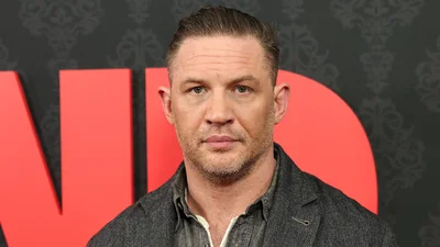 Старший син Тома Гарді – копія тато: красень все частіше виходить на червоний хідник