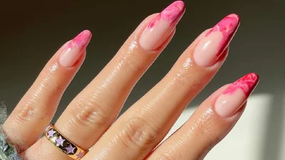 Цветочный маникюр с пионами - изящный тренд для коротких и длинных ногтей